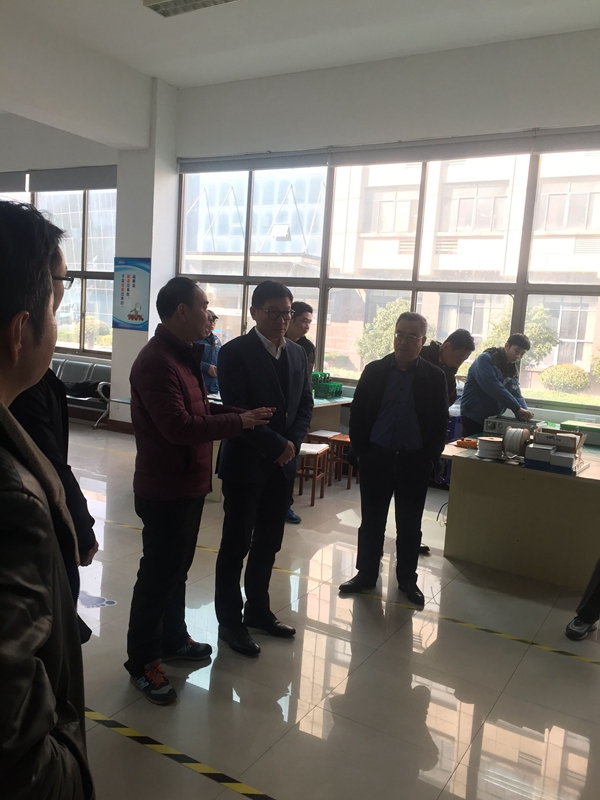 20190307黄化锋副市长来园调研2_副本.jpg